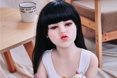 キスを求めるLOVE DOLL