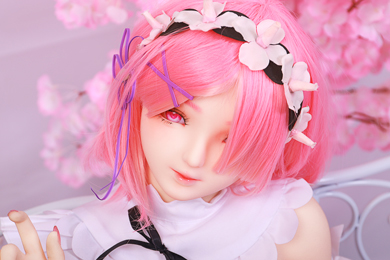 ピンク髪アニメ人形