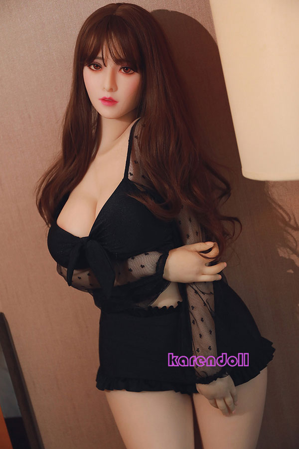 大人の等身大ドール