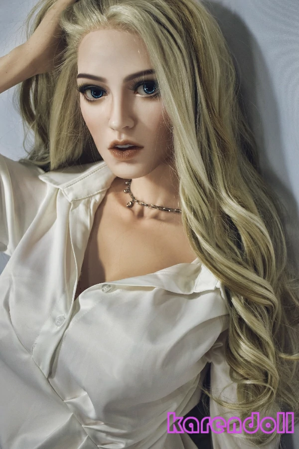 金髪美人ダッチワイフolive