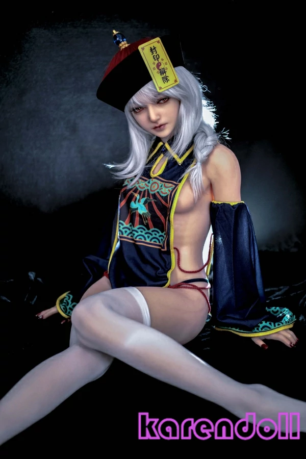 銀髪ラブドール依娜