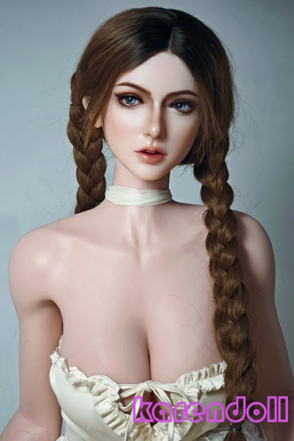ドール  Kat Baccarin