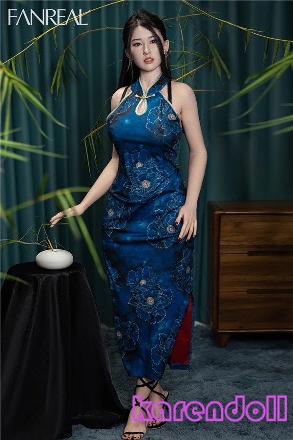 巨乳ドール 霏-fair 美脚