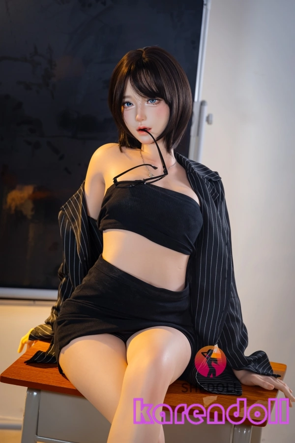 江小梨2.0 綺麗系 ラブドール 生足