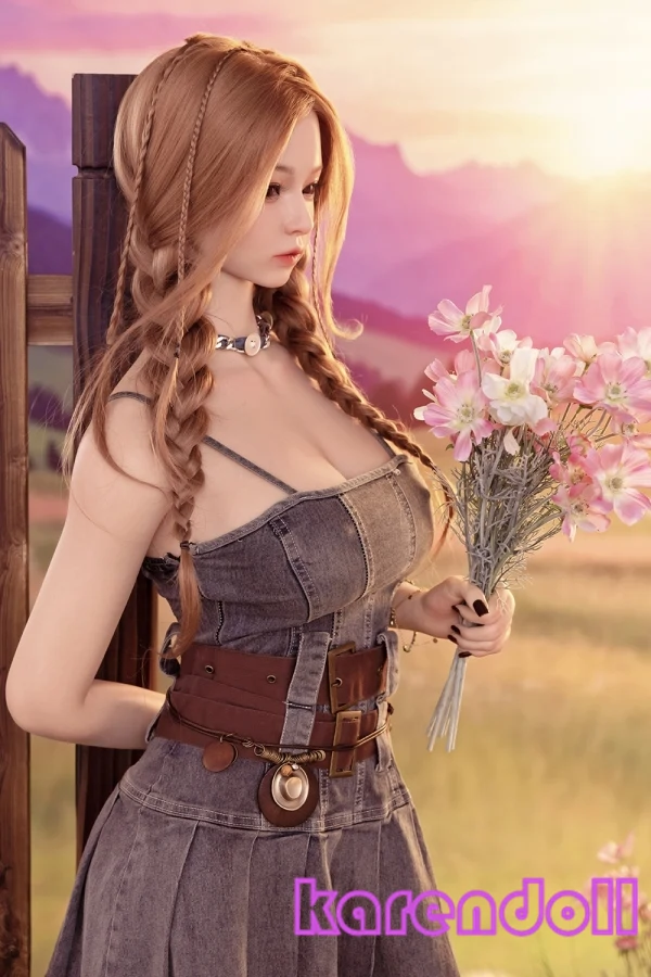 奈奈 キャラ ラブドール 華やか