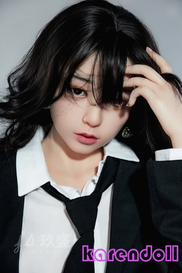 女性らしい ラブドール yume 生足