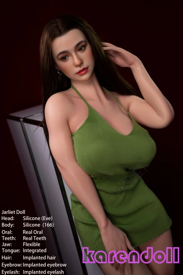等身大のドール Eve