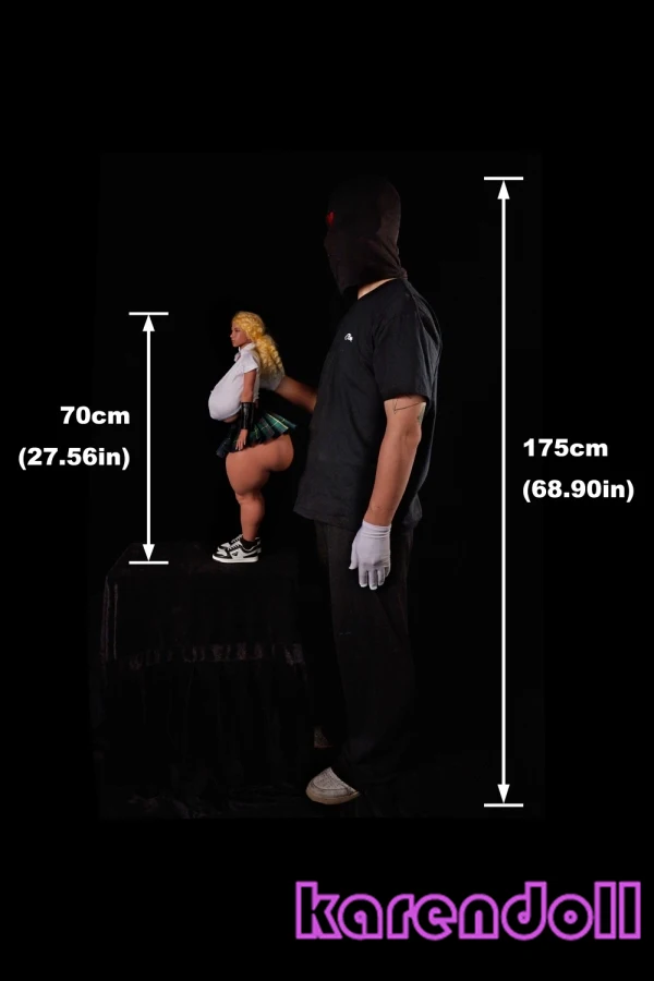 等身大のフルシリコンドール