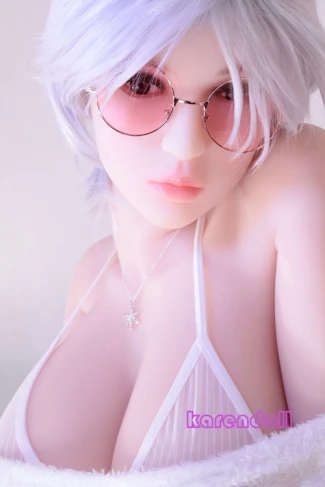 写真撮るモデル人形