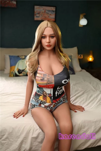 巨乳ラブドール