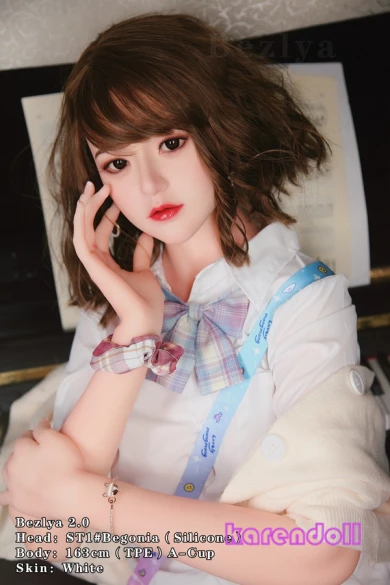 bezlyaラブドール