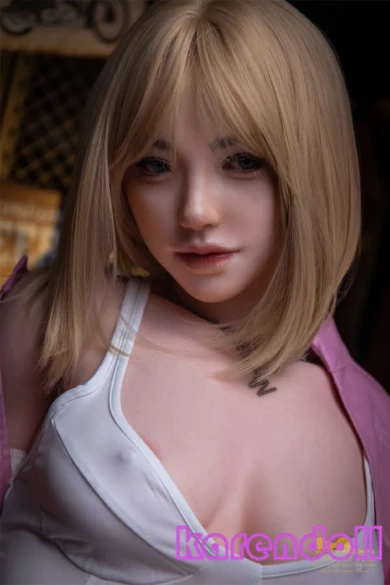 r18 ドール Layla