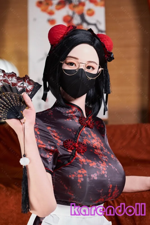 Bezlya Doll 奶咪