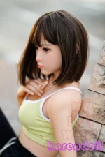 奈央 気高く ラブドール 美しい