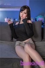 Doreen 若さ溢れる 彼女 人形